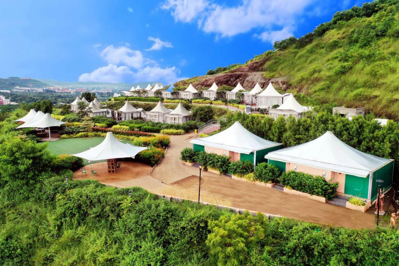 Sunnys World Hotell Pune Exteriör bild